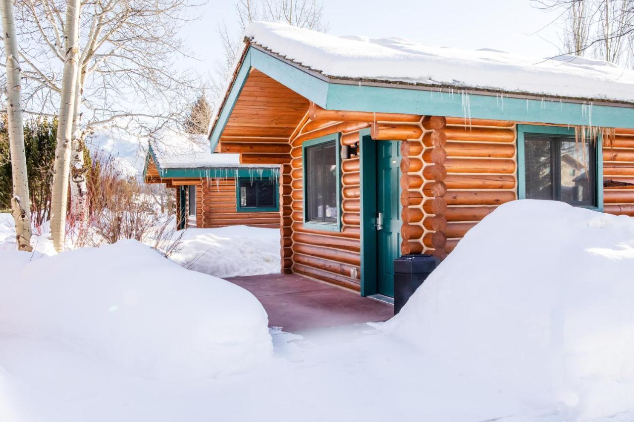 Flying Saddle Resort And Steak House Alpine Exterior foto