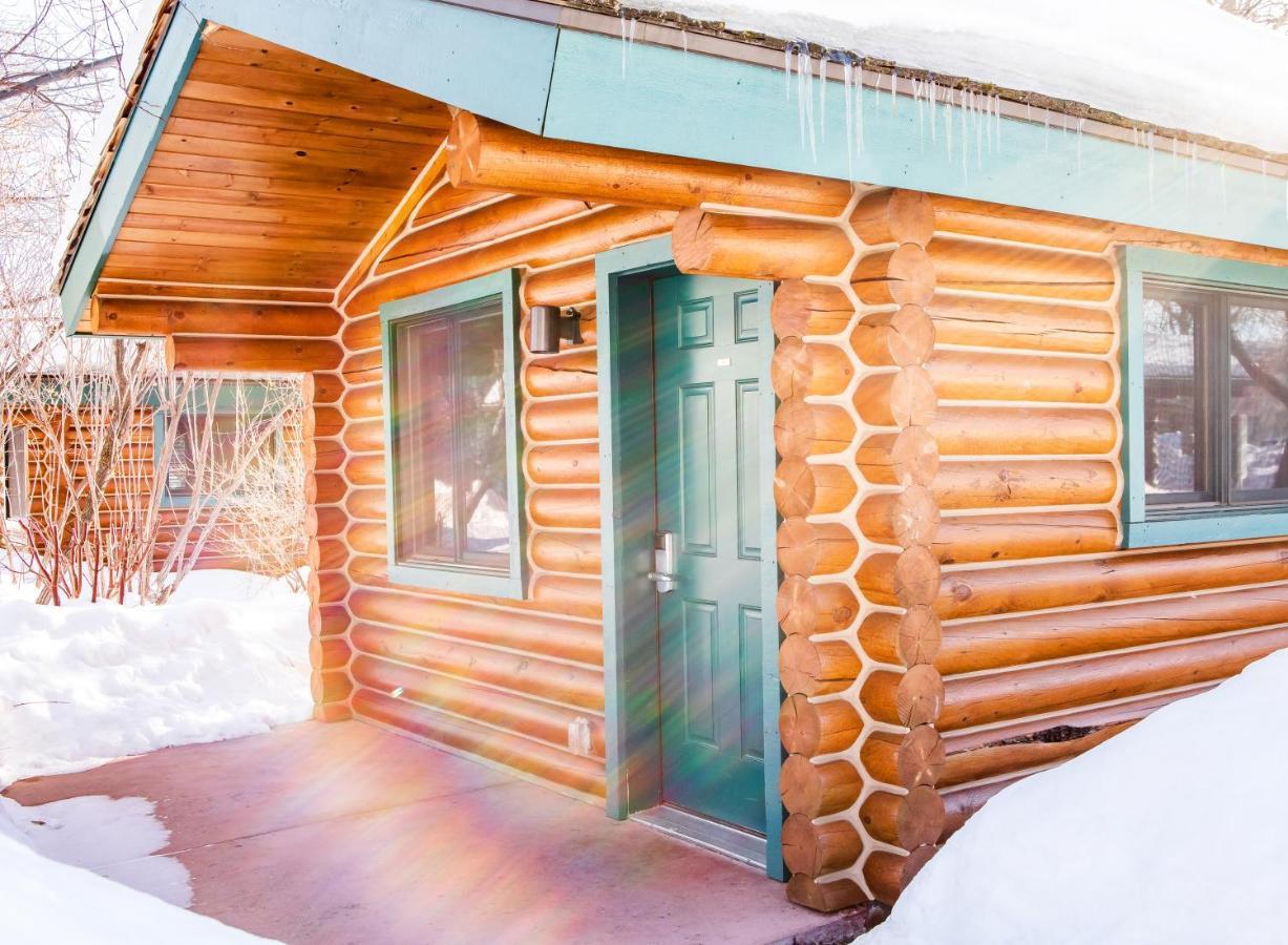 Flying Saddle Resort And Steak House Alpine Exterior foto