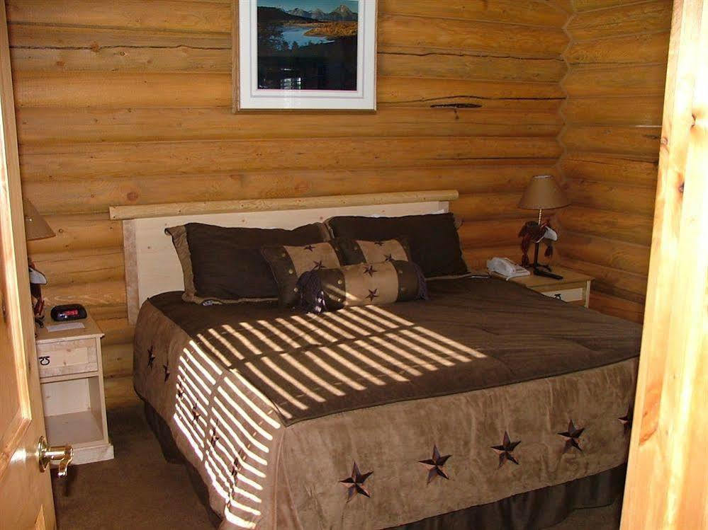 Flying Saddle Resort And Steak House Alpine Exterior foto
